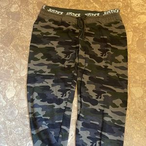 Justice active, Size 18